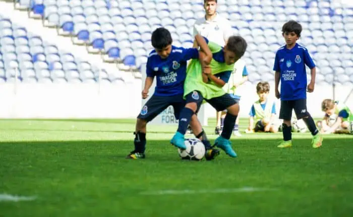 fc-porto-camps-belgium-player-challenging