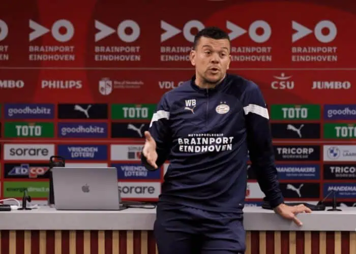 PSV Academy coach conducting a workshop session at the PSV Eindhoven Interest Days coaching course.