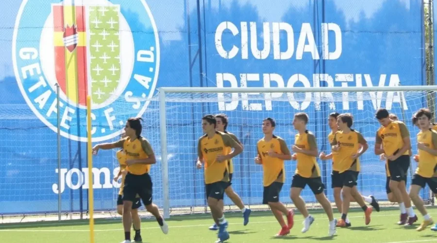 getafe-cf-madrid-international-football-academy-team-jog